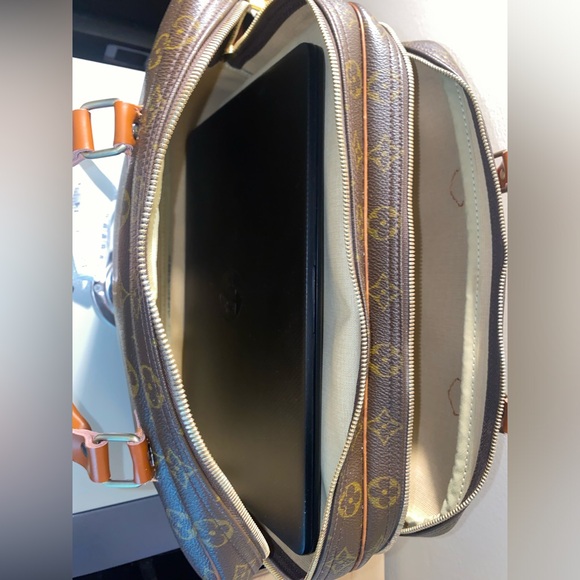 Louis Vuitton authentic large monogram reporter PM shoulder bag - Picture 12 of 13